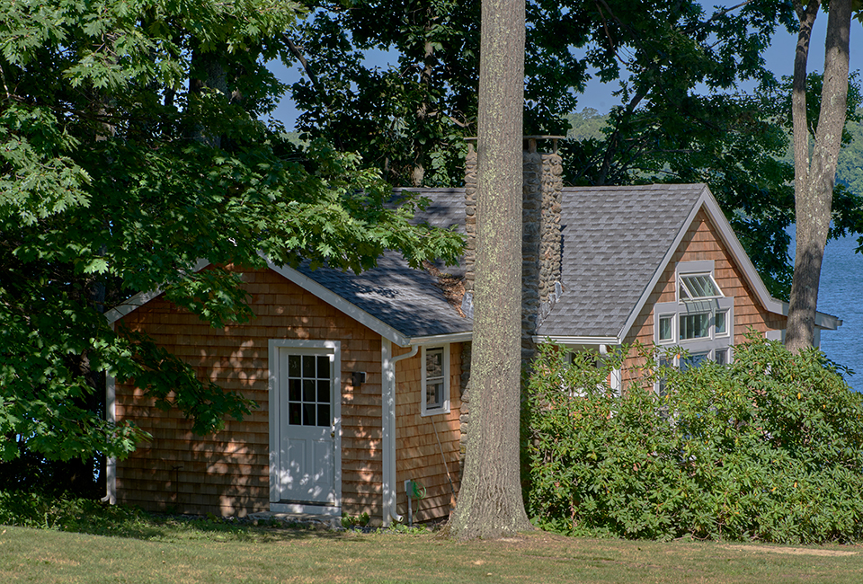 Churchill Building Company · Cottage on the Lake